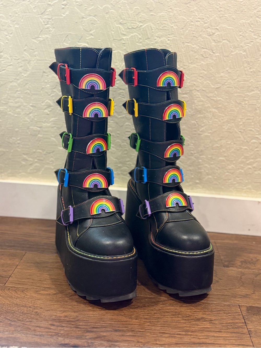 YRU Dune Rainbow 6" Platform Boots Size 10